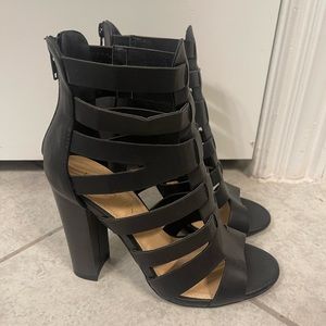 Like NEW Block Heels - Size 7 - Black